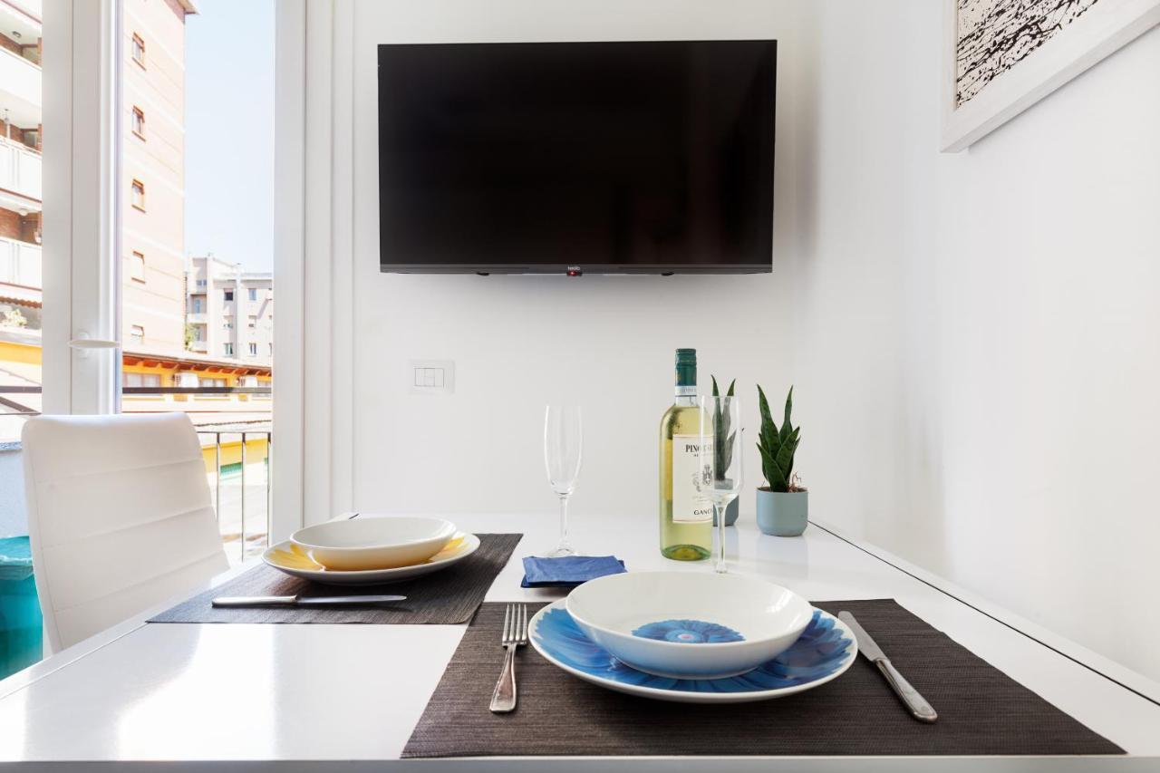 Elegant Flat In Milan, Wi-Fi E Netflix! Apartment Bagian luar foto