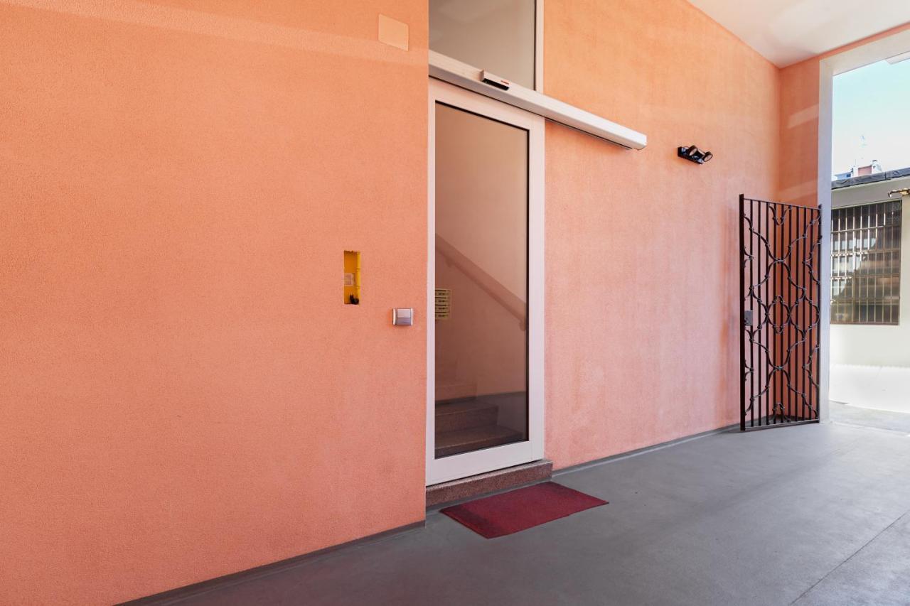 Elegant Flat In Milan, Wi-Fi E Netflix! Apartment Bagian luar foto